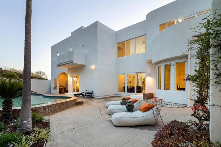 7402 Cadencia St, Carlsbad, California 92009