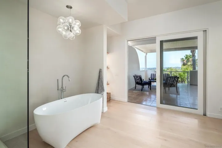 7402 Cadencia St, Carlsbad, California 92009