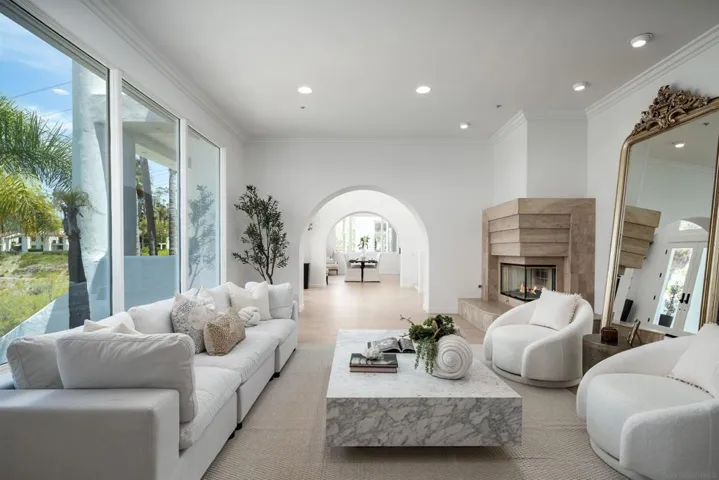 7402 Cadencia St, Carlsbad, California 92009