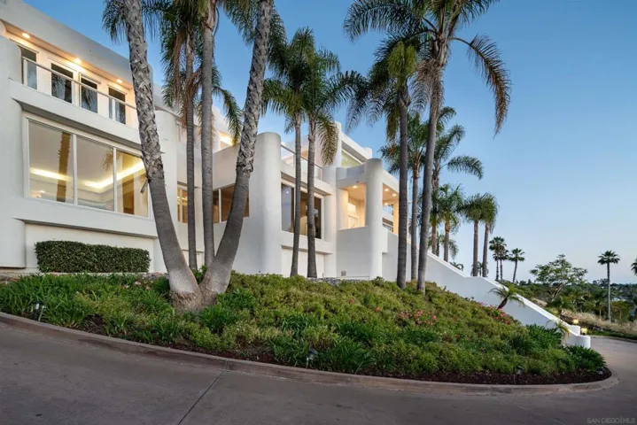7402 Cadencia St, Carlsbad, California 92009