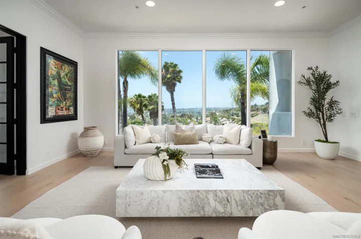 7402 Cadencia St, Carlsbad, California 92009