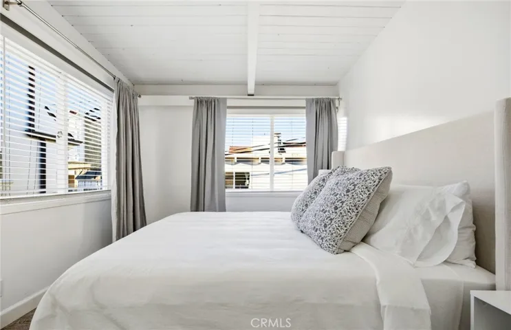 121 Rosecrans Avenue C, Manhattan Beach, California 90266