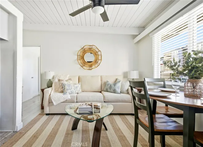 121 Rosecrans Avenue C, Manhattan Beach, California 90266