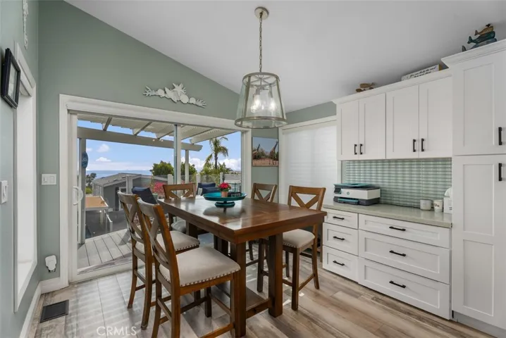 Spacious Dining with Ocean Views!