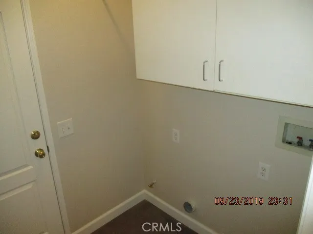 INDOOR LAUNDRY ROOM