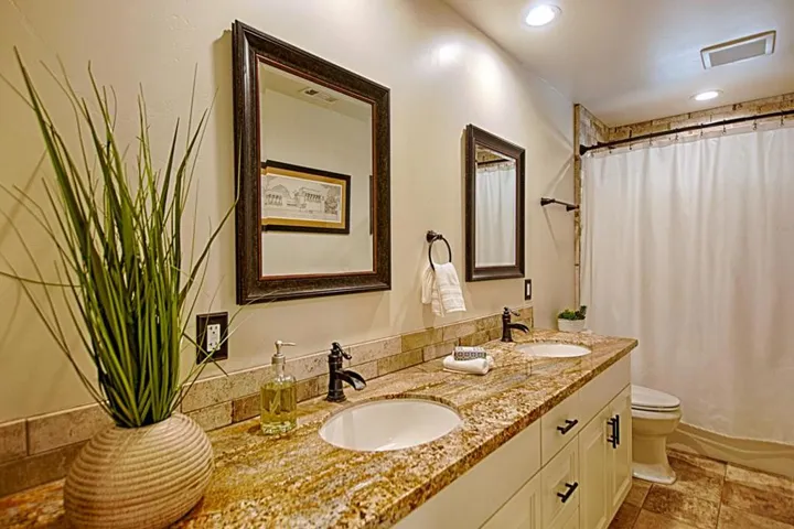 425 Echo Valley Road, Salinas, California 93907