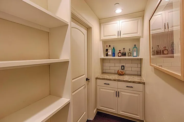 425 Echo Valley Road, Salinas, California 93907