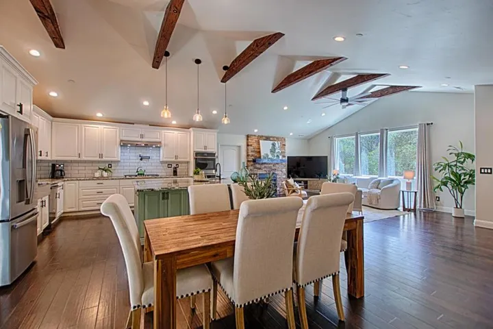 425 Echo Valley Road, Salinas, California 93907