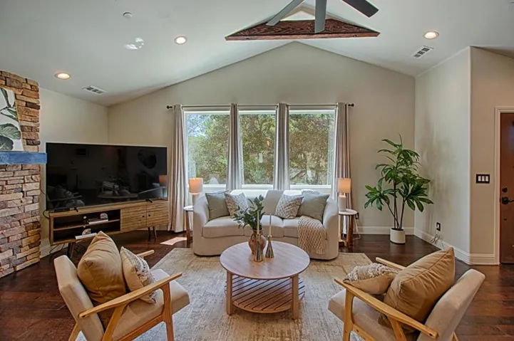 425 Echo Valley Road, Salinas, California 93907