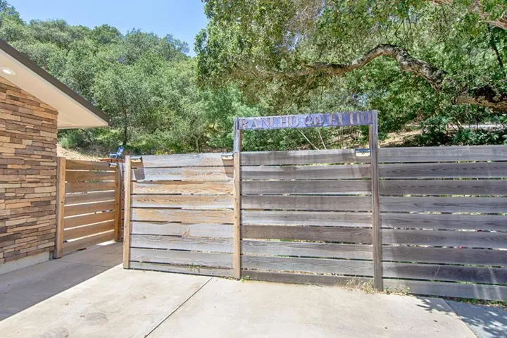 425 Echo Valley Road, Salinas, California 93907