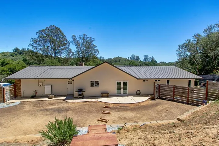 425 Echo Valley Road, Salinas, California 93907