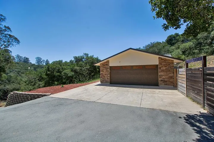 425 Echo Valley Road, Salinas, California 93907