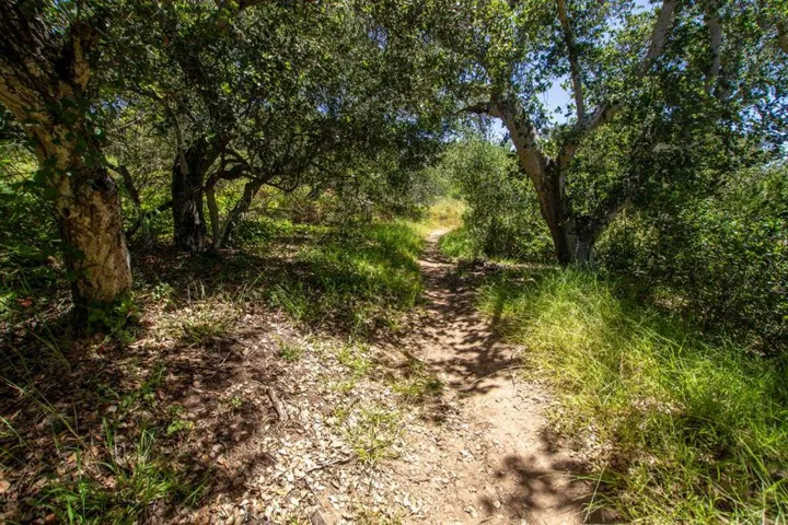 425 Echo Valley Road, Salinas, California 93907