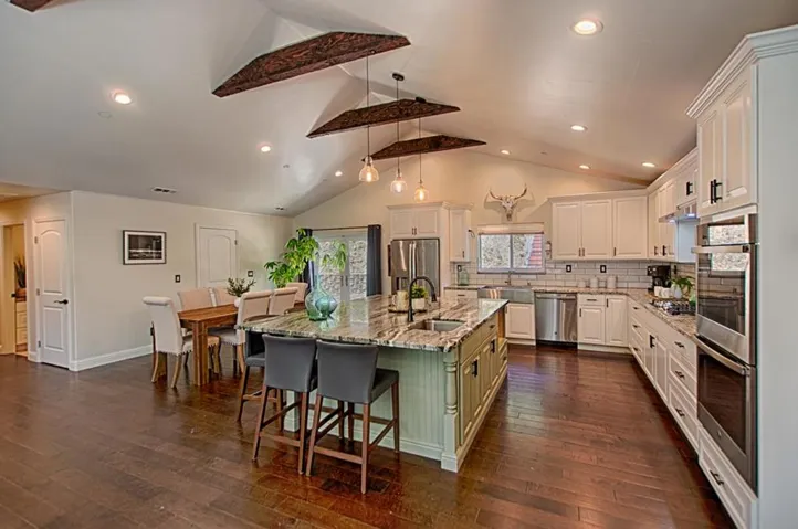 425 Echo Valley Road, Salinas, California 93907