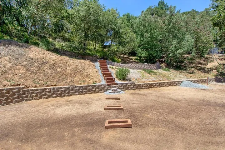 425 Echo Valley Road, Salinas, California 93907