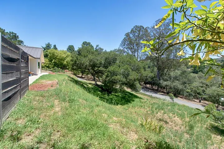 425 Echo Valley Road, Salinas, California 93907