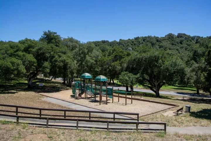 425 Echo Valley Road, Salinas, California 93907
