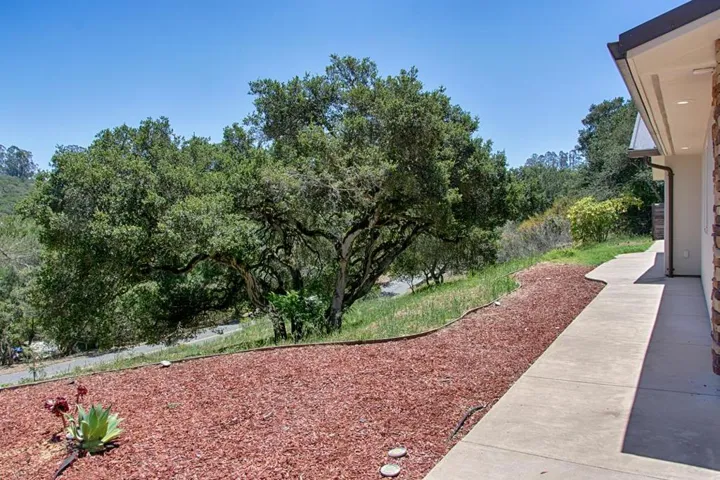 425 Echo Valley Road, Salinas, California 93907