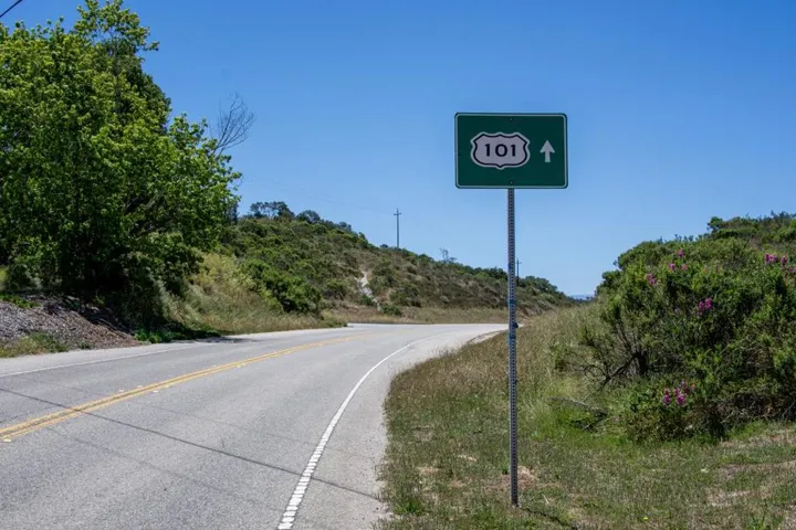 425 Echo Valley Road, Salinas, California 93907