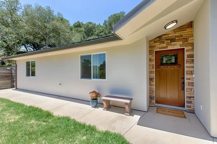 425 Echo Valley Road, Salinas, California 93907