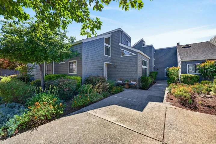 2080 Marich Way 15, Mountain View, California 94040