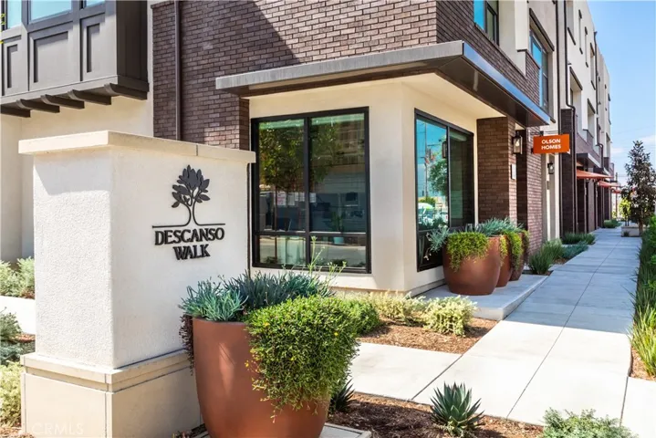 1032 Foothill Boulevard, Claremont, California 91711