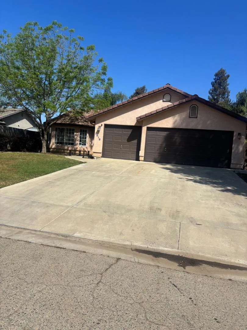 3816 E Acequia Ave