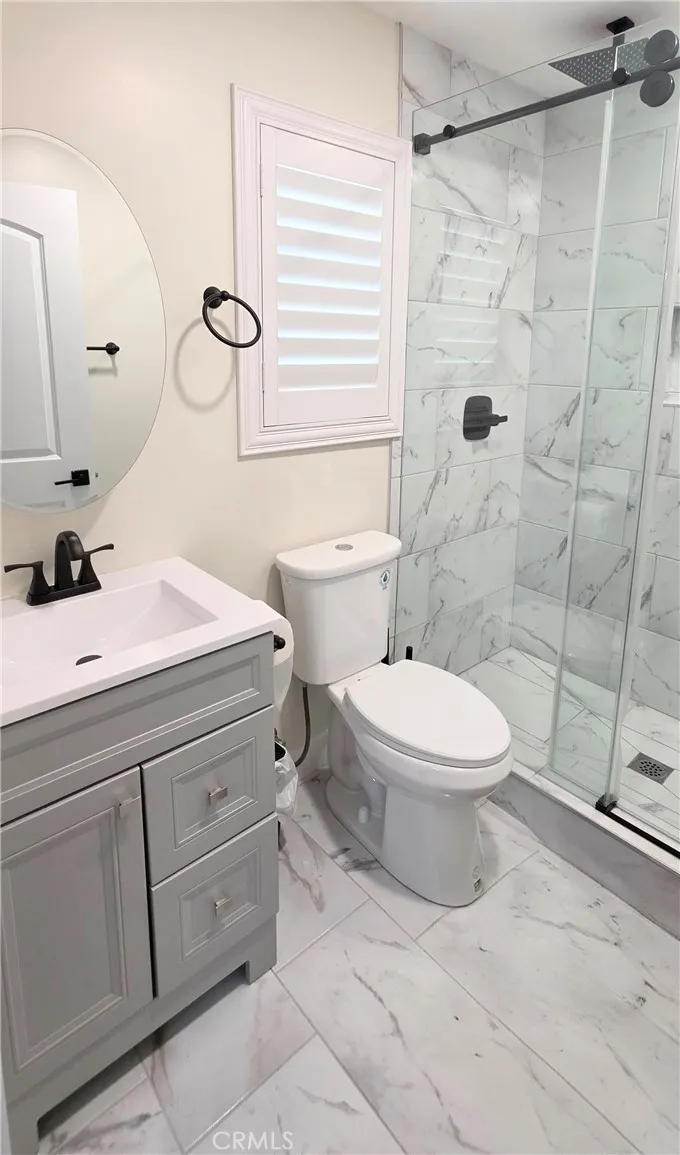 Main bedroom bathroom