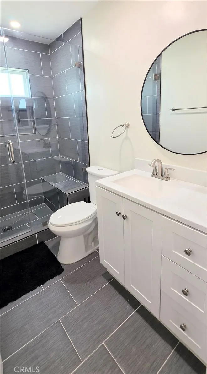 Guest/hallway bath