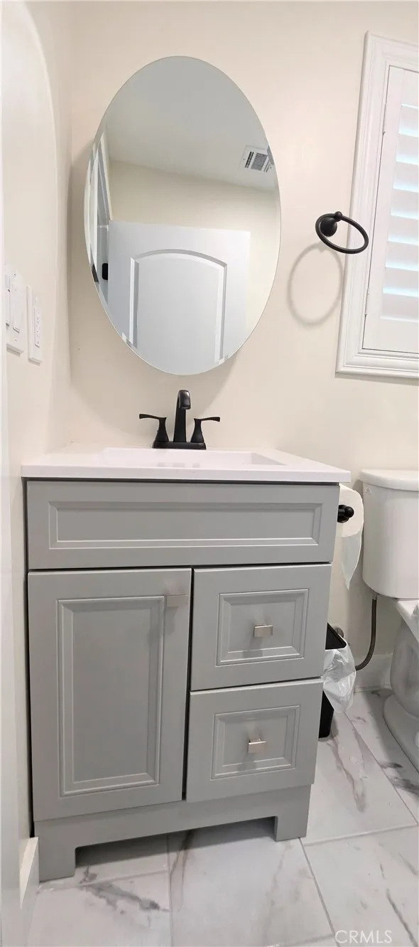 Main bedroom bath