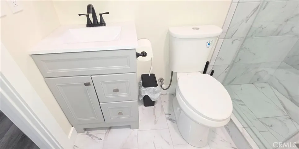 Main bedroom bath