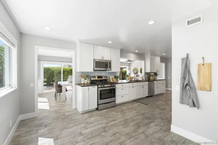 Optional breakfast nook