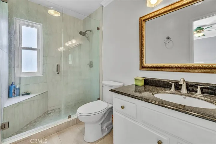 23041 La Granja, Valencia, California 91354