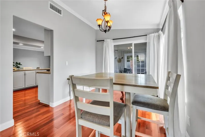23041 La Granja, Valencia, California 91354
