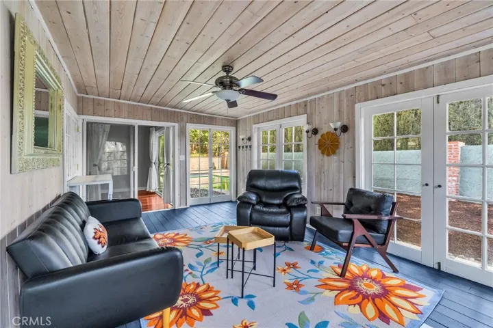 23041 La Granja, Valencia, California 91354