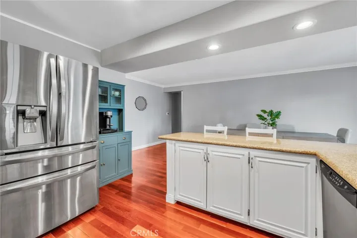 23041 La Granja, Valencia, California 91354