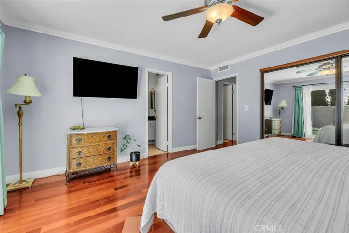 23041 La Granja, Valencia, California 91354