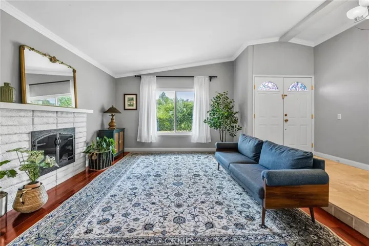 23041 La Granja, Valencia, California 91354