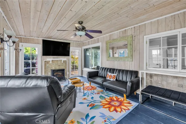 23041 La Granja, Valencia, California 91354
