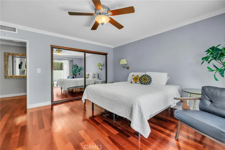 23041 La Granja, Valencia, California 91354
