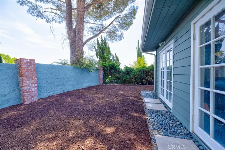 23041 La Granja, Valencia, California 91354