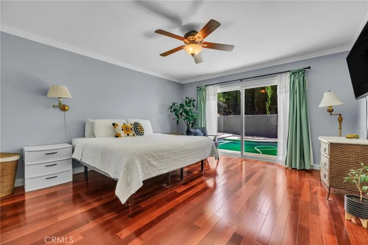 23041 La Granja, Valencia, California 91354