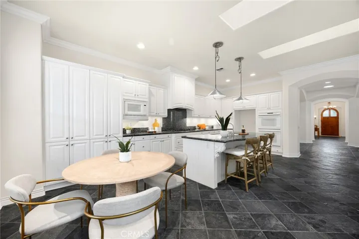 8040 Corte Sasafras, Carlsbad, California 92009