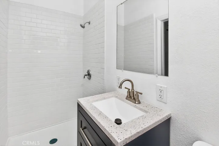 21015 Rio Vista, Needles, California 92363