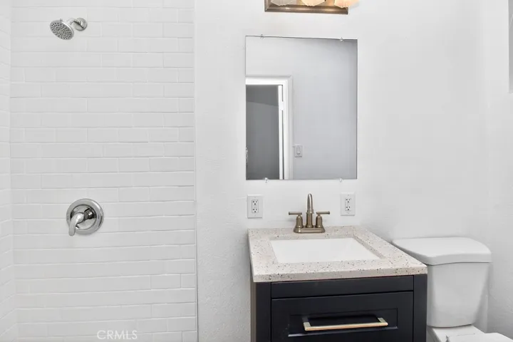 21015 Rio Vista, Needles, California 92363
