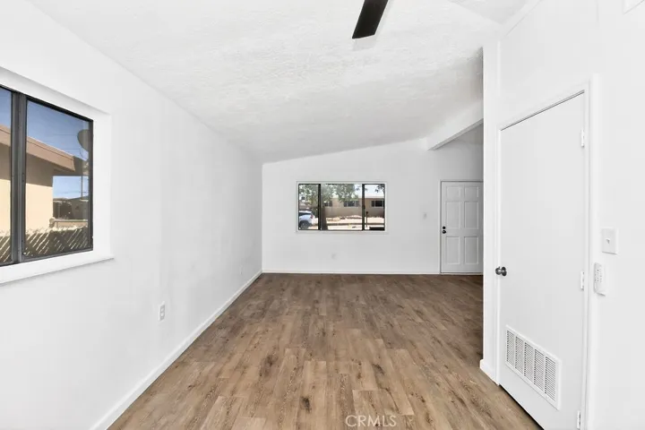 21015 Rio Vista, Needles, California 92363
