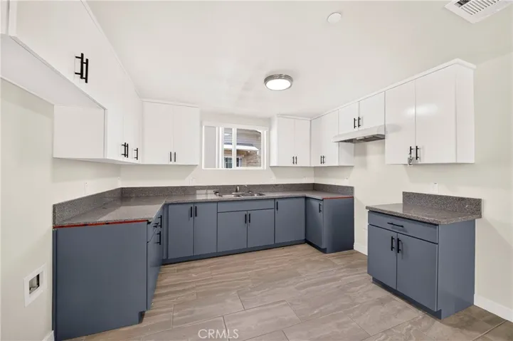 924 W 75th Street, Los Angeles, California 90044