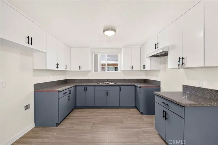 924 W 75th Street, Los Angeles, California 90044