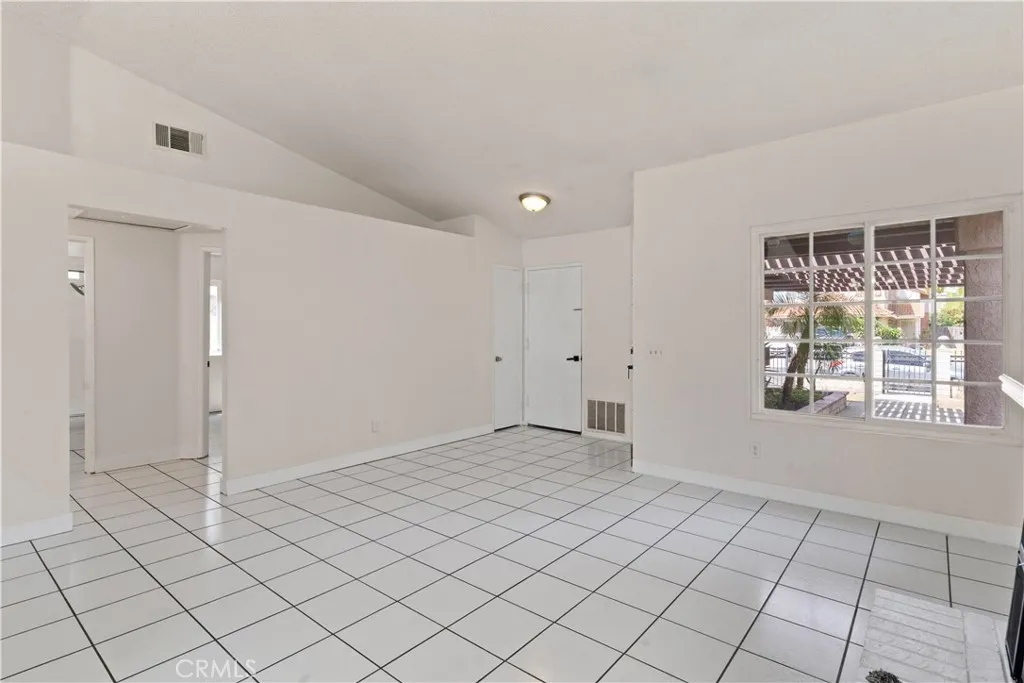 1529 Apple Creek, Perris, California 92571 — photo 5