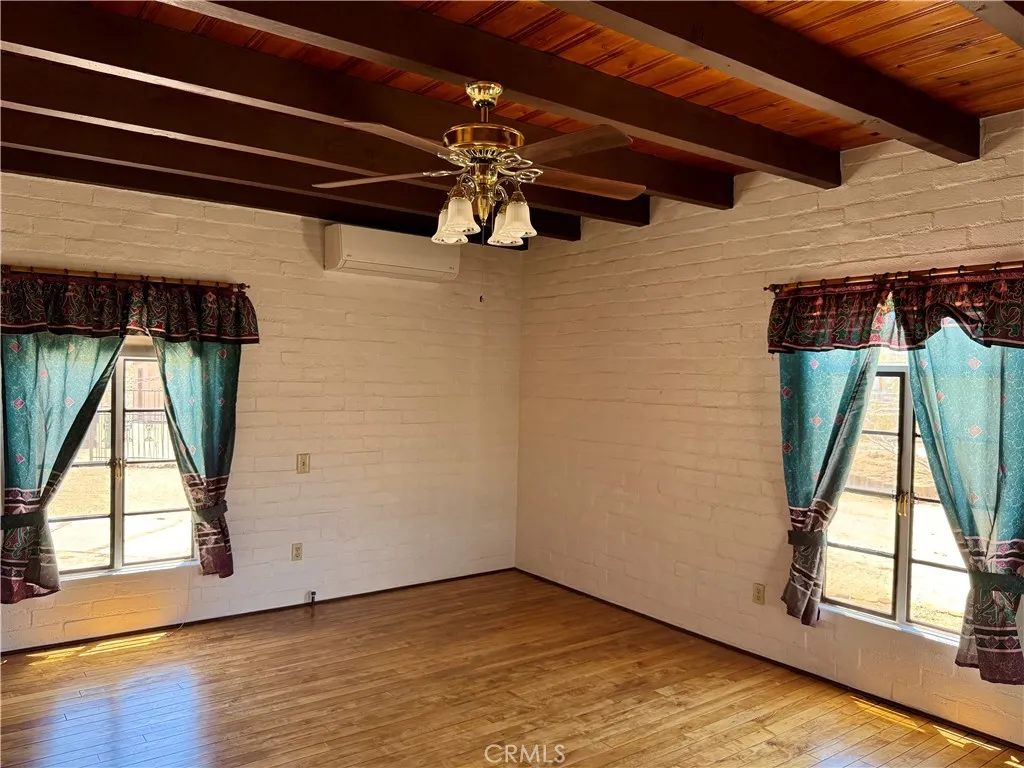 Master bedroom has both mini split and elaborative cooling Master bedroom has both mini split and elaborative cooling